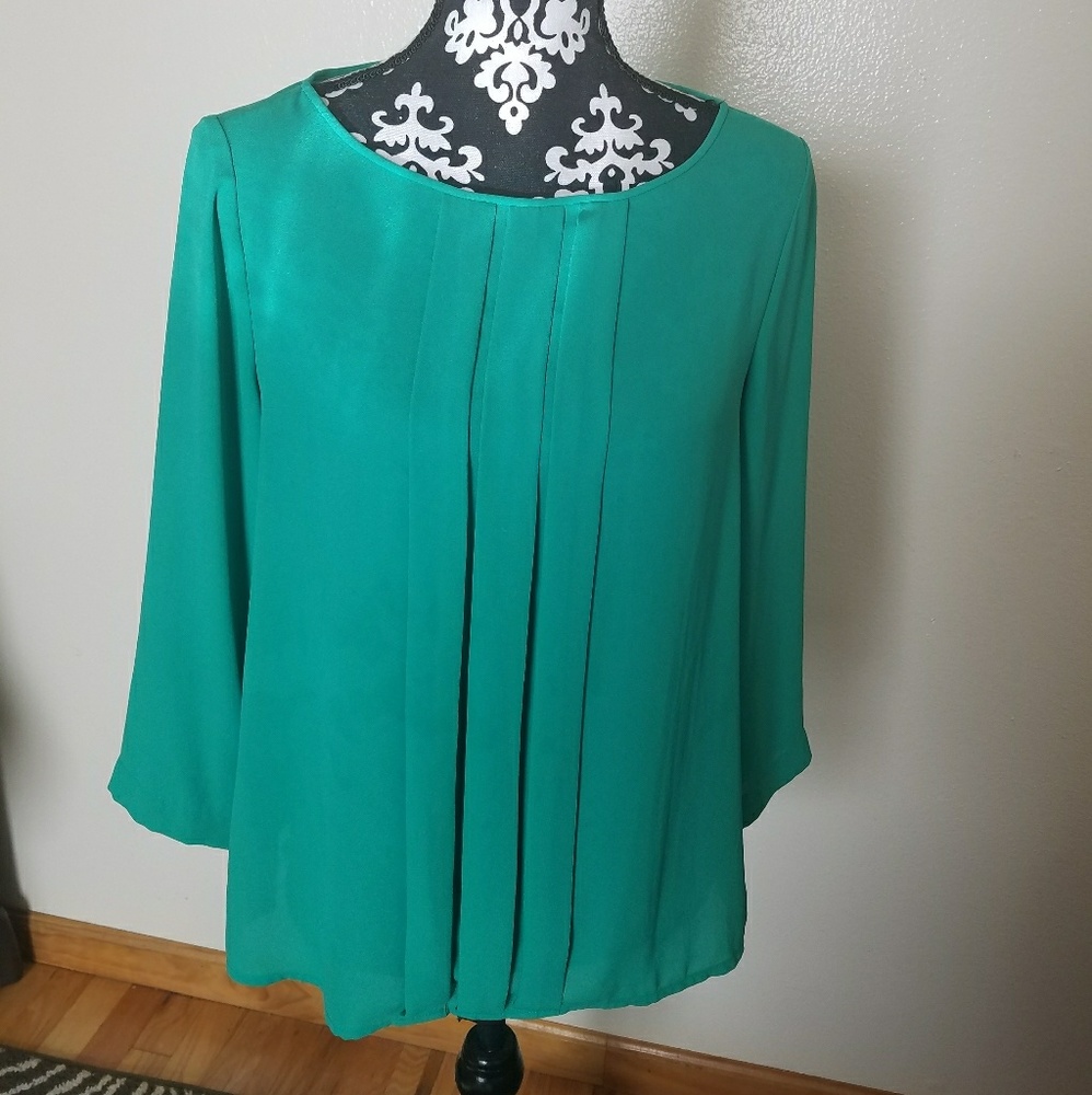 Nice woman Loft shirt